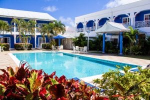 bay_gardens_inn_pool