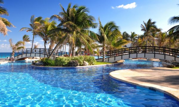 pool and beach grand oasis hotel cancun