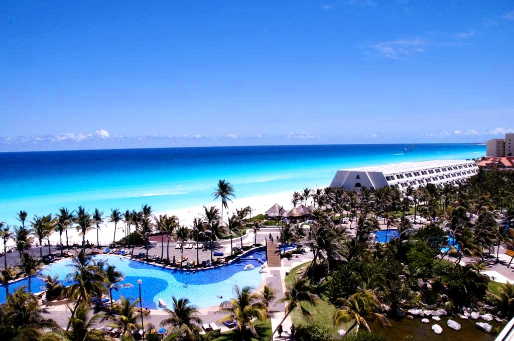 pool and beach grand oasis hotel cancun
